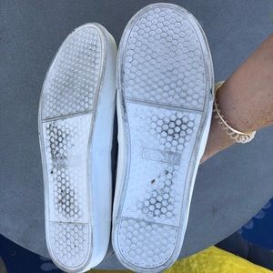 Old Navy Shoes - Men’s size 8 slip on sneaker Old Navy Shoes - Men’s size 8 slip on sneaker